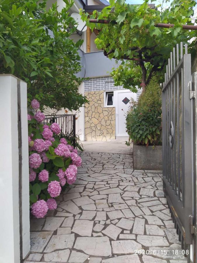 Apartment Valeria Lopar Exteriér fotografie